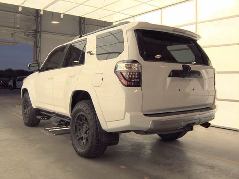 Used 2019 Toyota 4Runner TRD Off-Road Premium image 10