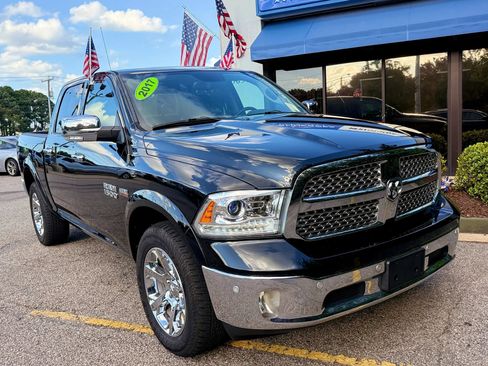 Used 2017 RAM 1500 Laramie w/ Convenience Group AWD/4WD image 15