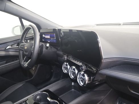 Used 2025 Chevrolet Blazer EV LT AWD/4WD image 38