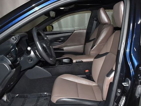 Used 2024 Lexus ES 350 w/ Premium Package image 12