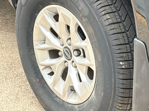 Used 2024 Nissan Frontier SV image 8