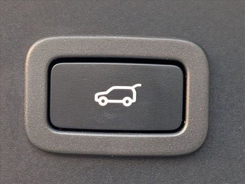 Used 2019 Land Rover Range Rover Velar R-Dynamic SE AWD/4WD image 16