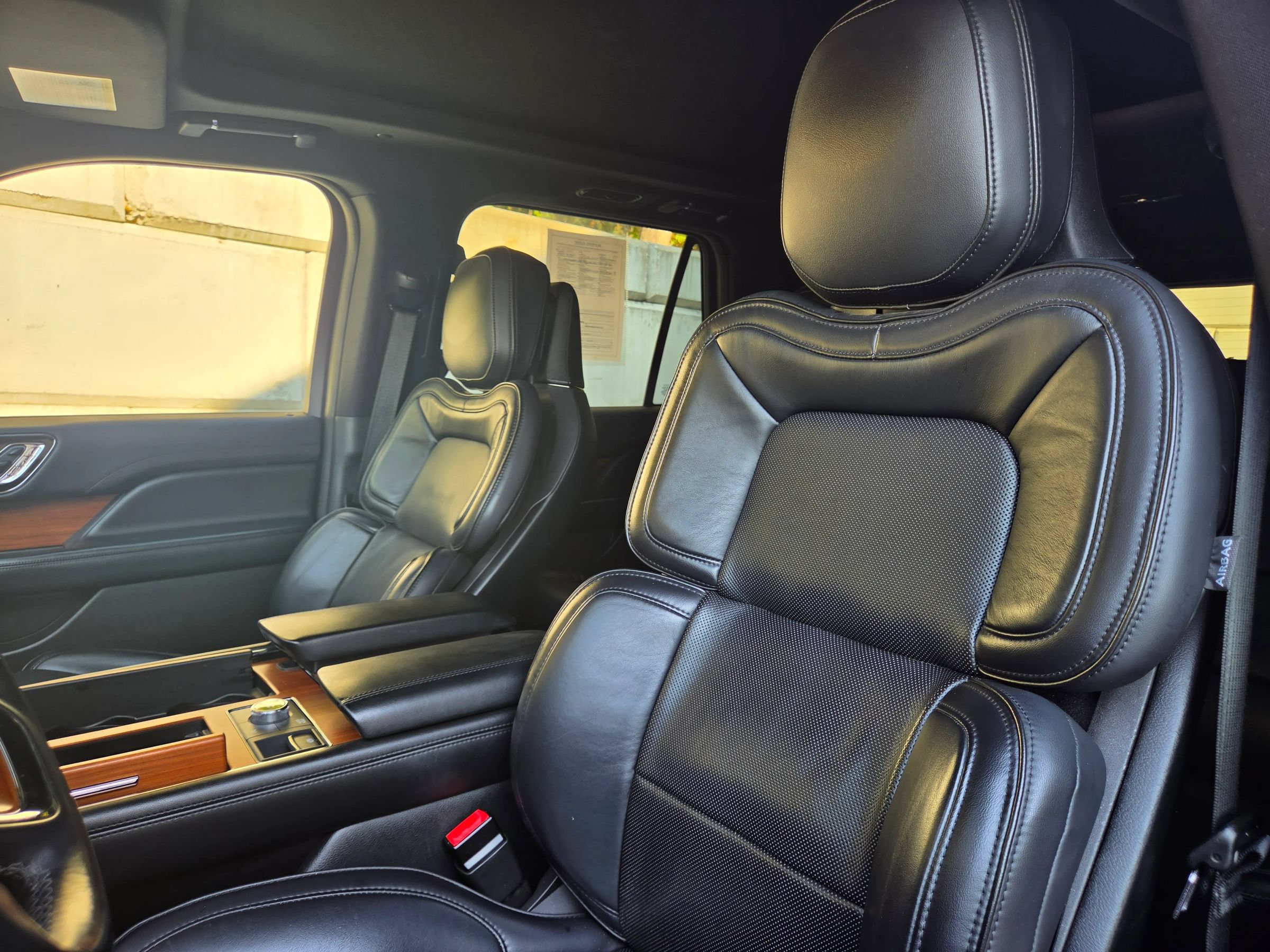 Used 2019 Lincoln Navigator Reserve AWD/4WD image 2