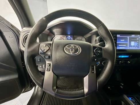 Used 2023 Toyota Tacoma TRD Sport w/ Advanced Technology Package image 17