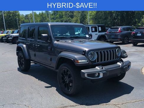 Used 2025 Jeep Wrangler Unlimited Sahara w/ Safety Group AWD/4WD image 7