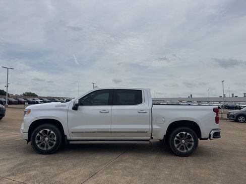 Used 2023 Chevrolet Silverado 1500 High Country w/ Technology Package AWD/4WD image 14