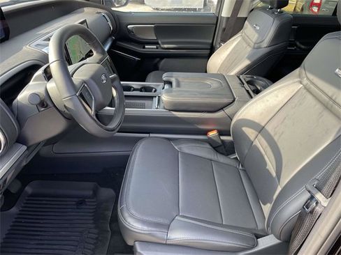 New 2025 Ford Expedition Max Platinum w/ Driver's Package image 8