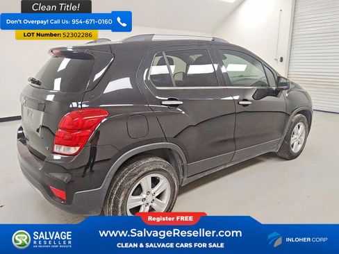 Used 2019 Chevrolet Trax LT w/ LT Convenience Package FWD image 4