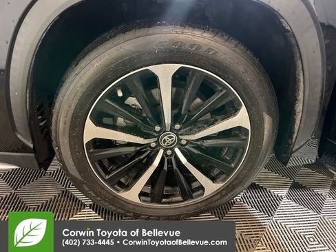 Used 2021 Toyota Highlander XSE image 27