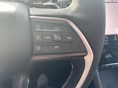 New 2025 Jeep Grand Cherokee Limited w/ Luxury Tech Group II image 19