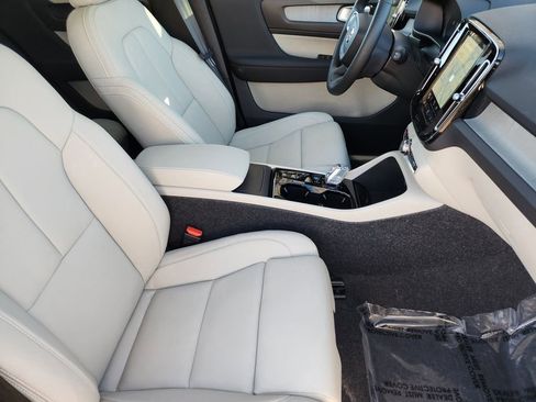 New 2026 Volvo XC40 B5 Plus w/ Protection Package Premier AWD/4WD image 5