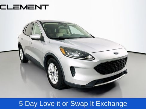 Used 2020 Ford Escape SE image 3
