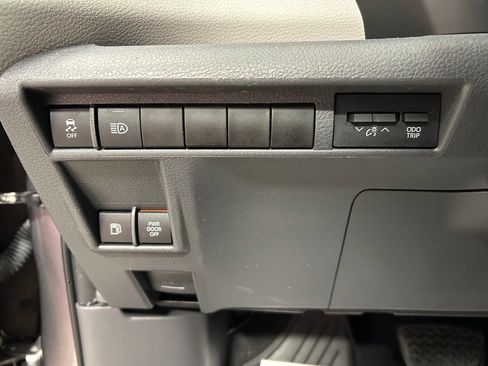 Used 2022 Toyota Sienna XLE FWD image 15