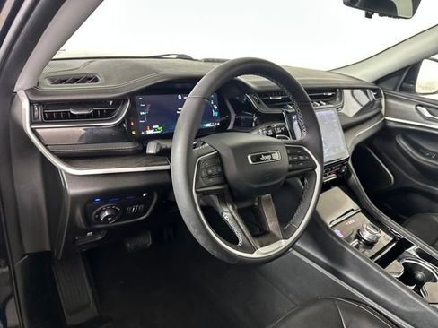 Used 2023 Jeep Grand Cherokee 30th Anniversary image 13