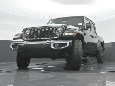 New 2025 Jeep Gladiator Sport image 10