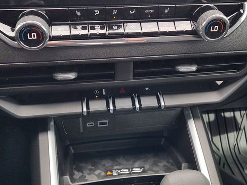 New 2026 Chevrolet Colorado Trail Boss AWD/4WD image 14
