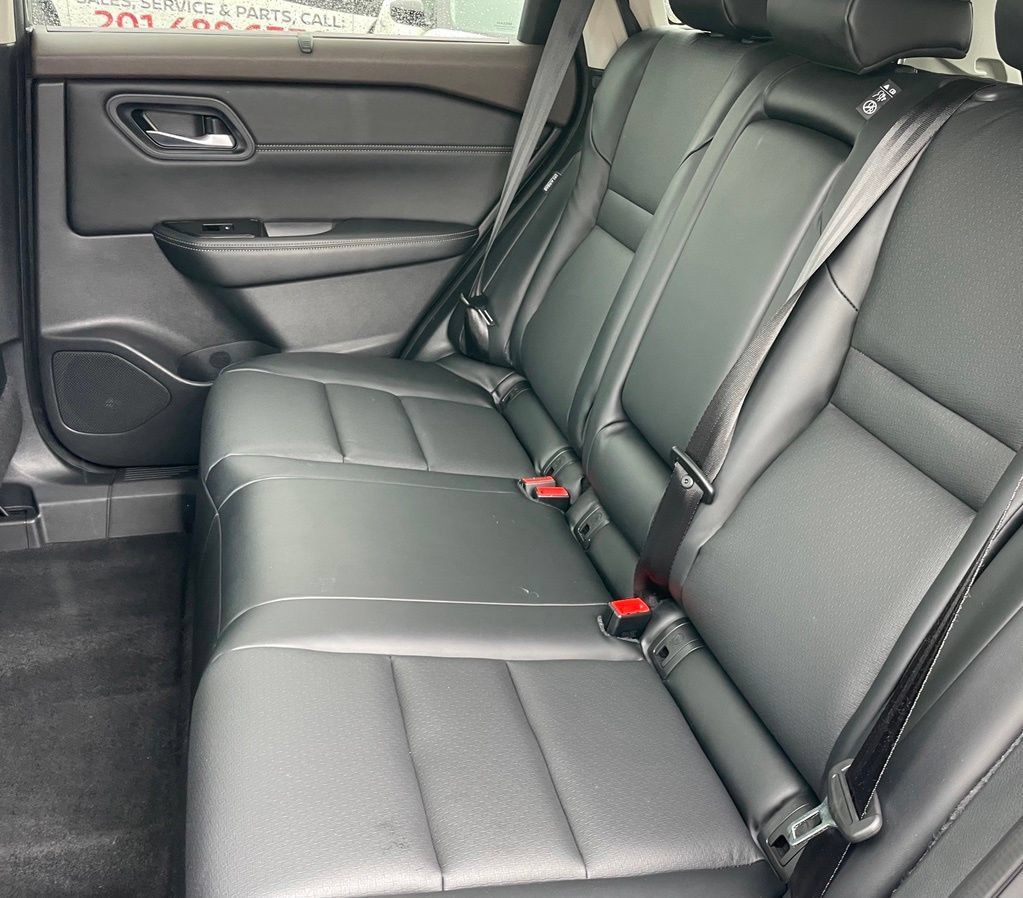 Certified 2023 Nissan Rogue SV w/ SV Premium B Package AWD/4WD image 8