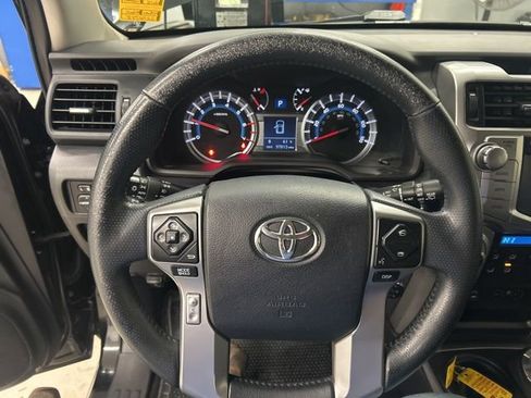 Used 2015 Toyota 4Runner Limited image 11