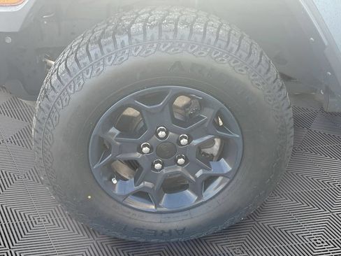 Certified 2023 Jeep Wrangler Unlimited AWD/4WD image 32