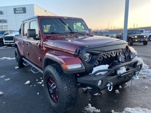 Used 2021 Jeep Gladiator Willys image 2