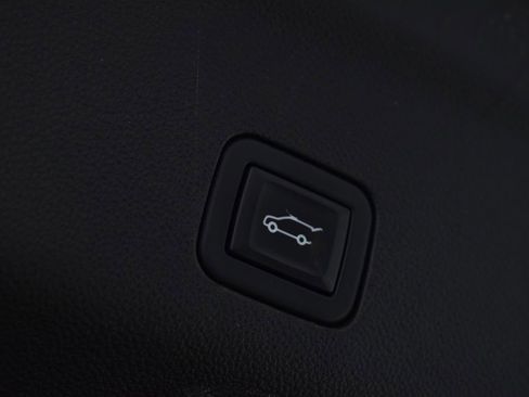 Used 2022 GMC Yukon Denali w/ Denali Ultimate Package image 37