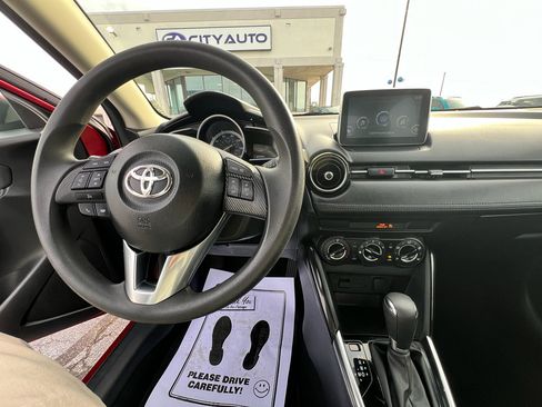 Used 2018 Toyota Yaris iA image 9