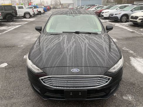 Used 2018 Ford Fusion S image 3