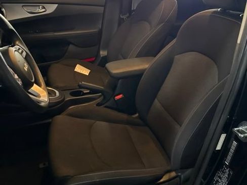 Certified 2024 Kia Forte LXS FWD image 5