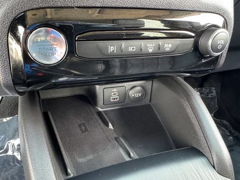 Used 2025 Ford Escape Platinum w/ Premium Technology Package FWD image 26
