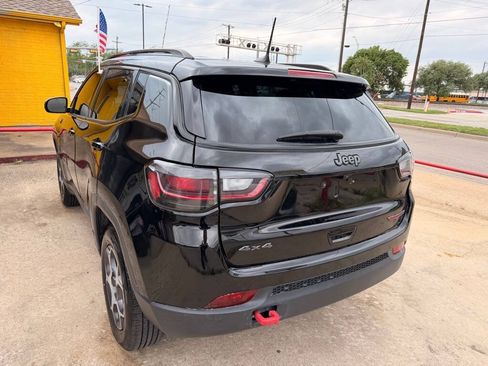Used 2022 Jeep Compass Trailhawk w/ Trailhawk Elite Group AWD/4WD image 3