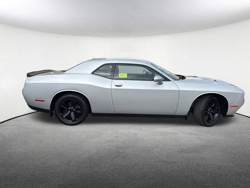 Used 2023 Dodge Challenger SXT RWD image 15