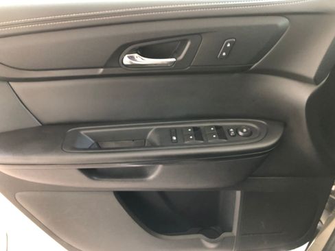 Used 2017 Chevrolet Traverse LT w/ LPO, 'HIT The Road' Package AWD/4WD image 40