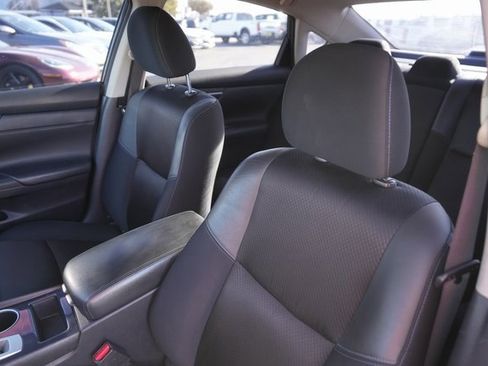 Used 2018 Nissan Altima 2.5 SR w/ Interior Lighting Package image 10