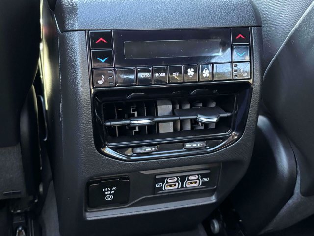 Used 2024 Jeep Grand Cherokee Summit AWD/4WD image 31