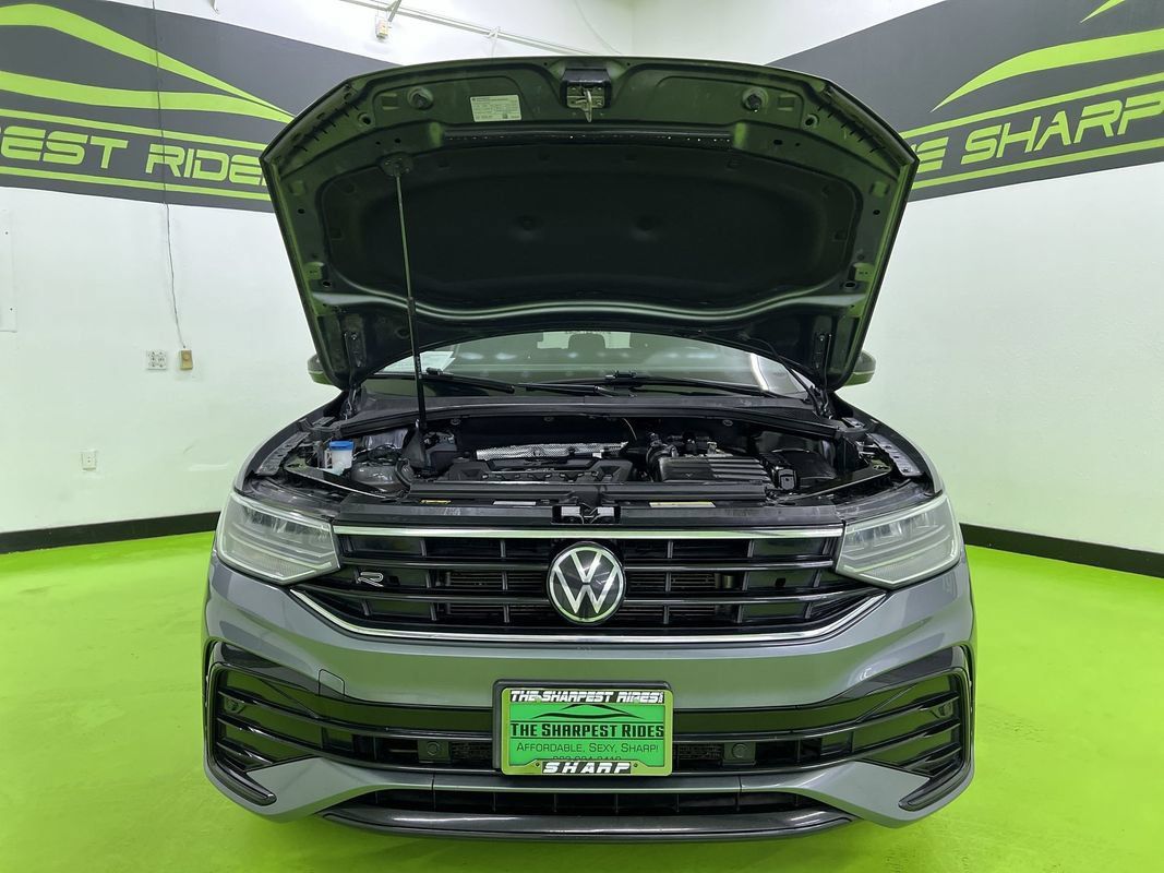 Used 2024 Volkswagen Tiguan SE R-Line AWD/4WD image 4
