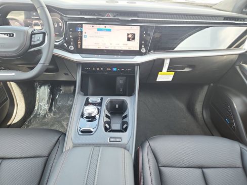 New 2025 Jeep Wagoneer S Launch Edition image 21