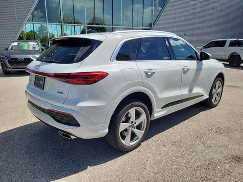Certified 2025 Audi Q5 Premium Plus w/ Premium Plus AWD/4WD image 7