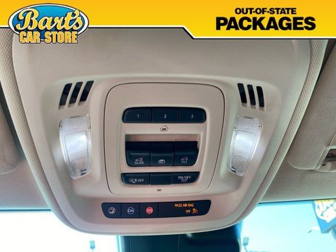 Used 2022 Buick Envision Essence w/ Technology Package II AWD/4WD image 34