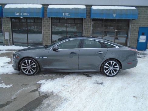 Used 2019 Jaguar XJ R-Sport image 8