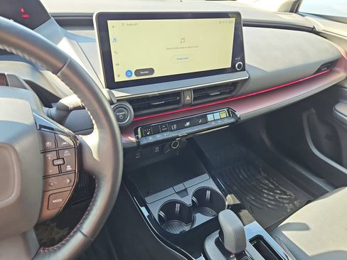 Used 2024 Toyota Prius Prime FWD image 19