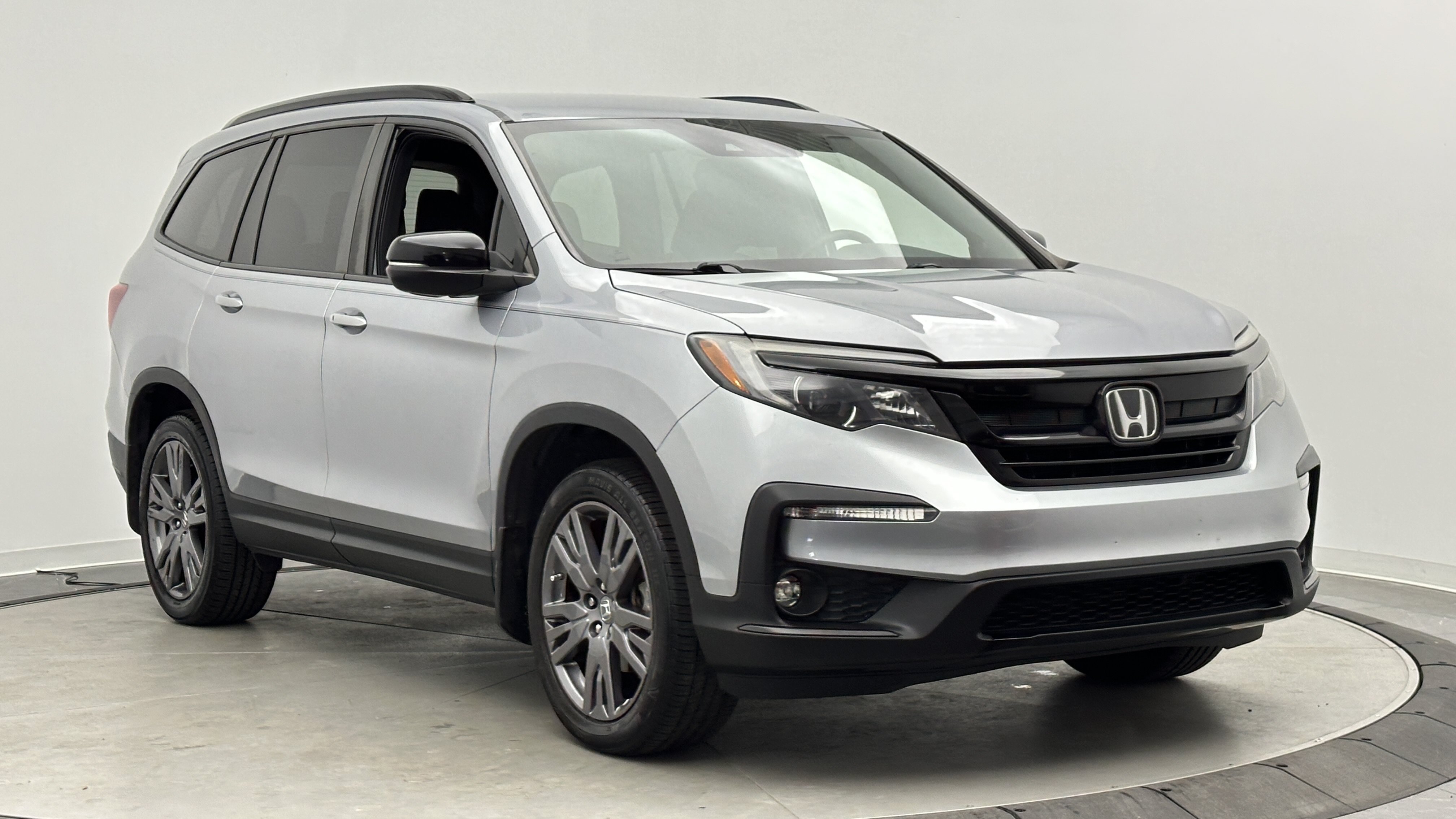 Used 2022 Honda Pilot Sport image 3