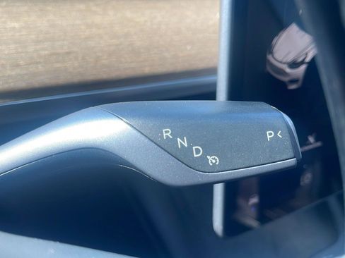 Used 2022 Tesla Model Y Long Range AWD/4WD image 21
