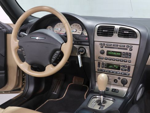Used 2005 Ford Thunderbird image 71