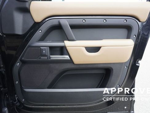 Used 2025 Land Rover Defender 110 V8 AWD/4WD image 21
