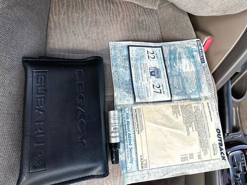 Used 2001 Subaru Outback Wagon image 27