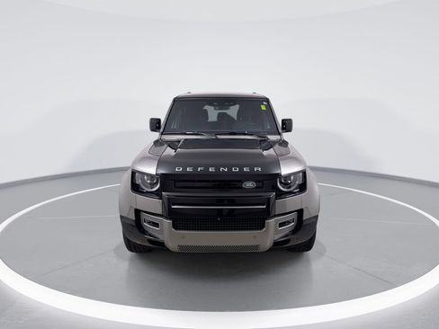 Used 2025 Land Rover Defender 110 X-Dynamic SE AWD/4WD image 3