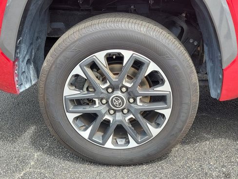 Used 2024 Toyota Tundra Limited AWD/4WD image 9