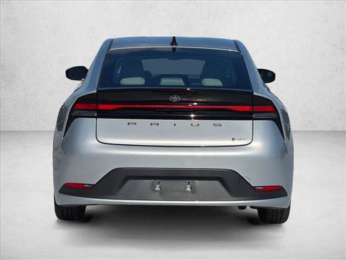 New 2027 Toyota Prius LE FWD image 8