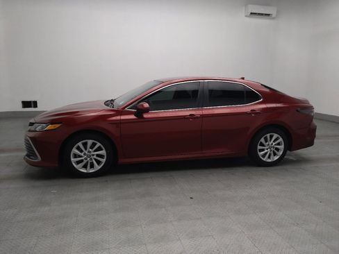 Used 2021 Toyota Camry LE image 2