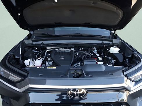 Certified 2024 Toyota Grand Highlander FWD image 9